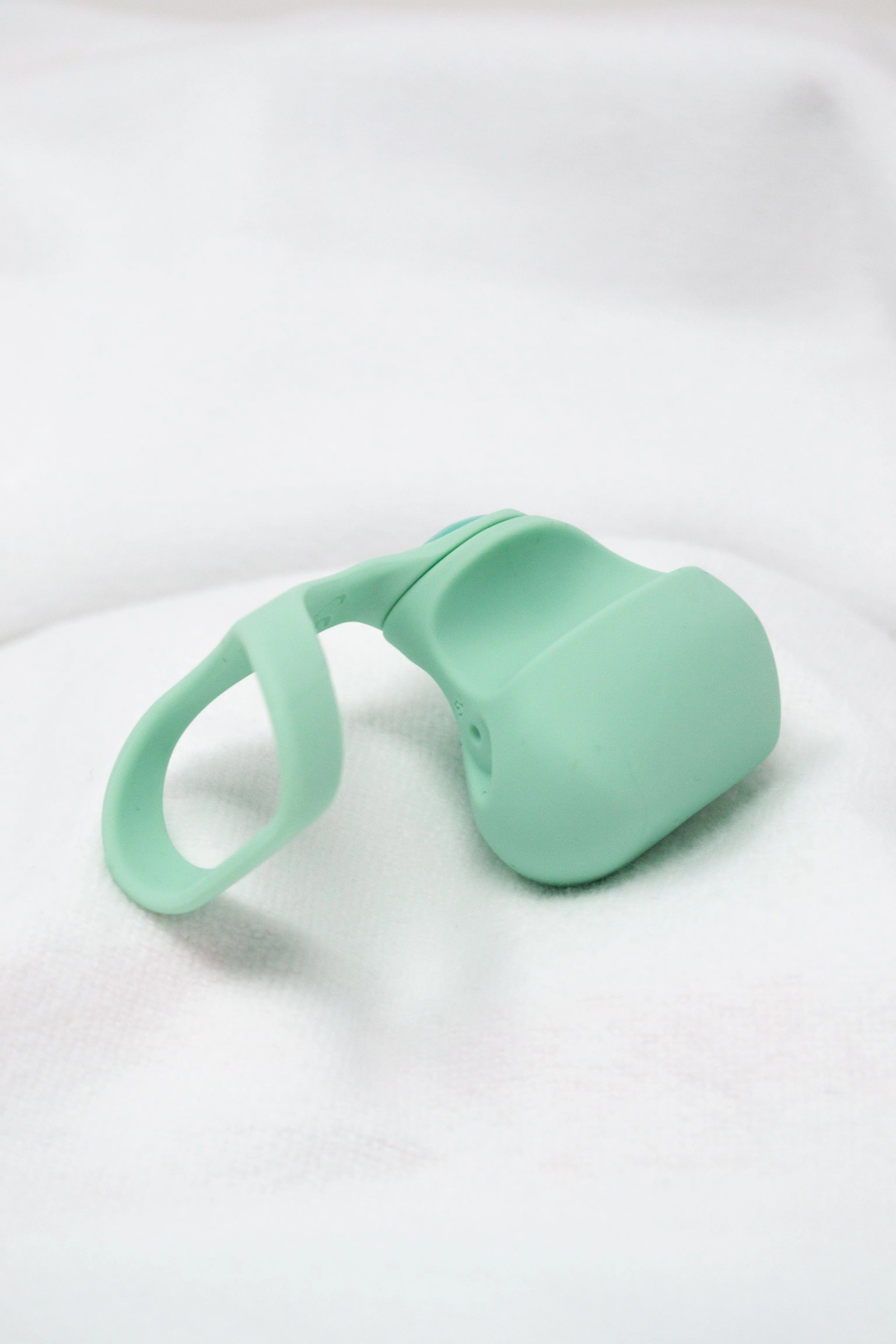 Dame Fin Jade Finger Vibrator