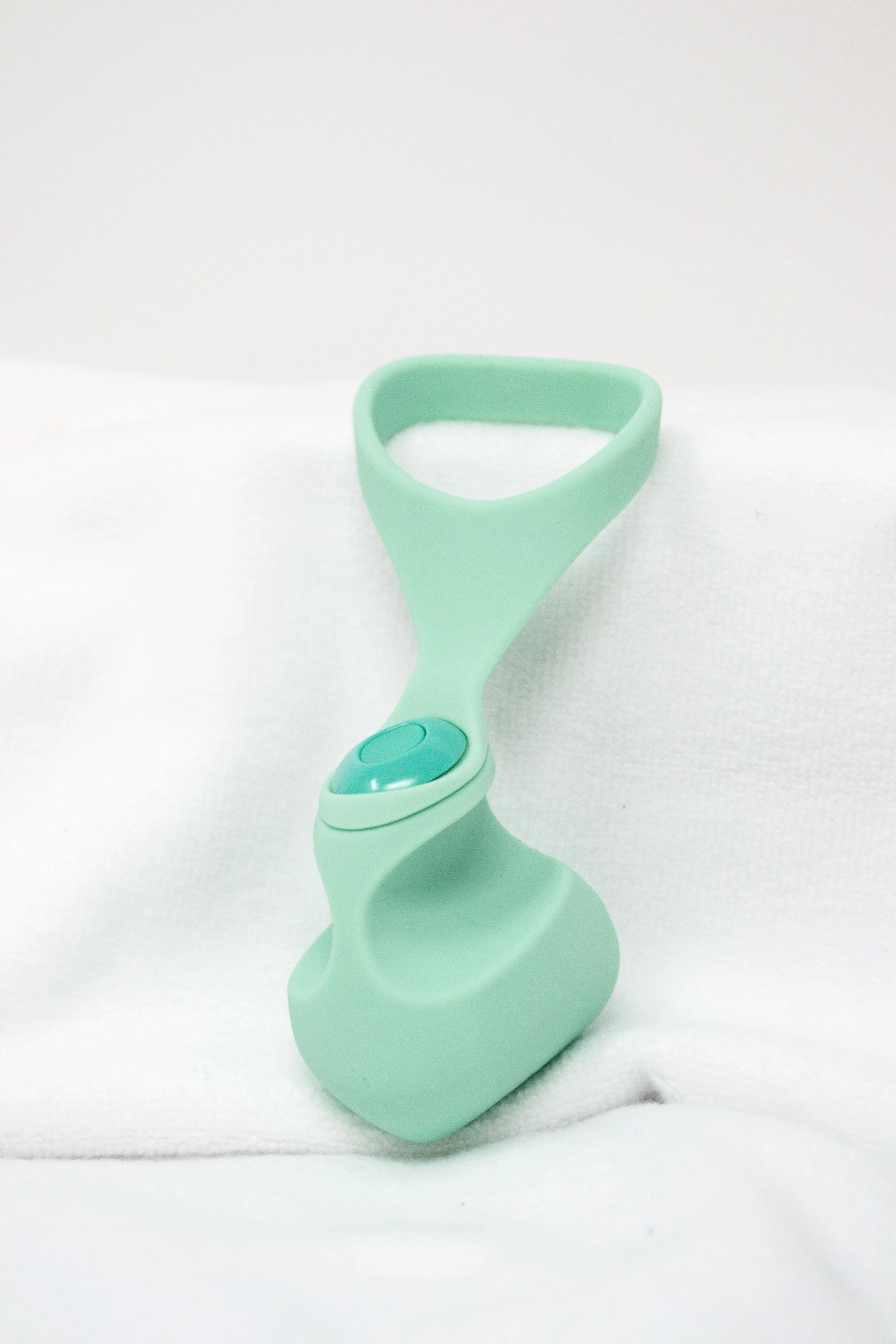 Dame Fin Jade Finger Vibrator