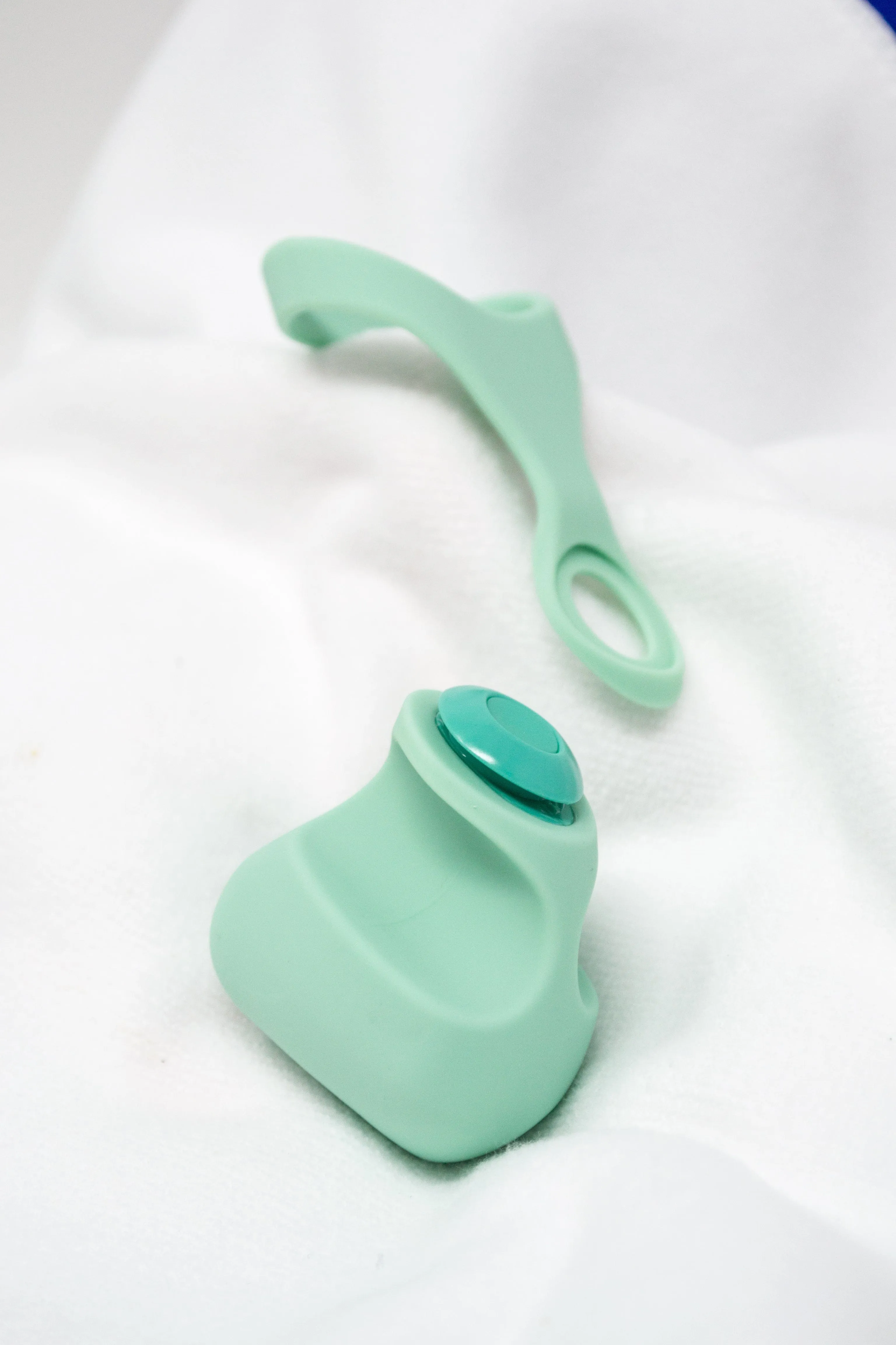 Dame Fin Jade Finger Vibrator