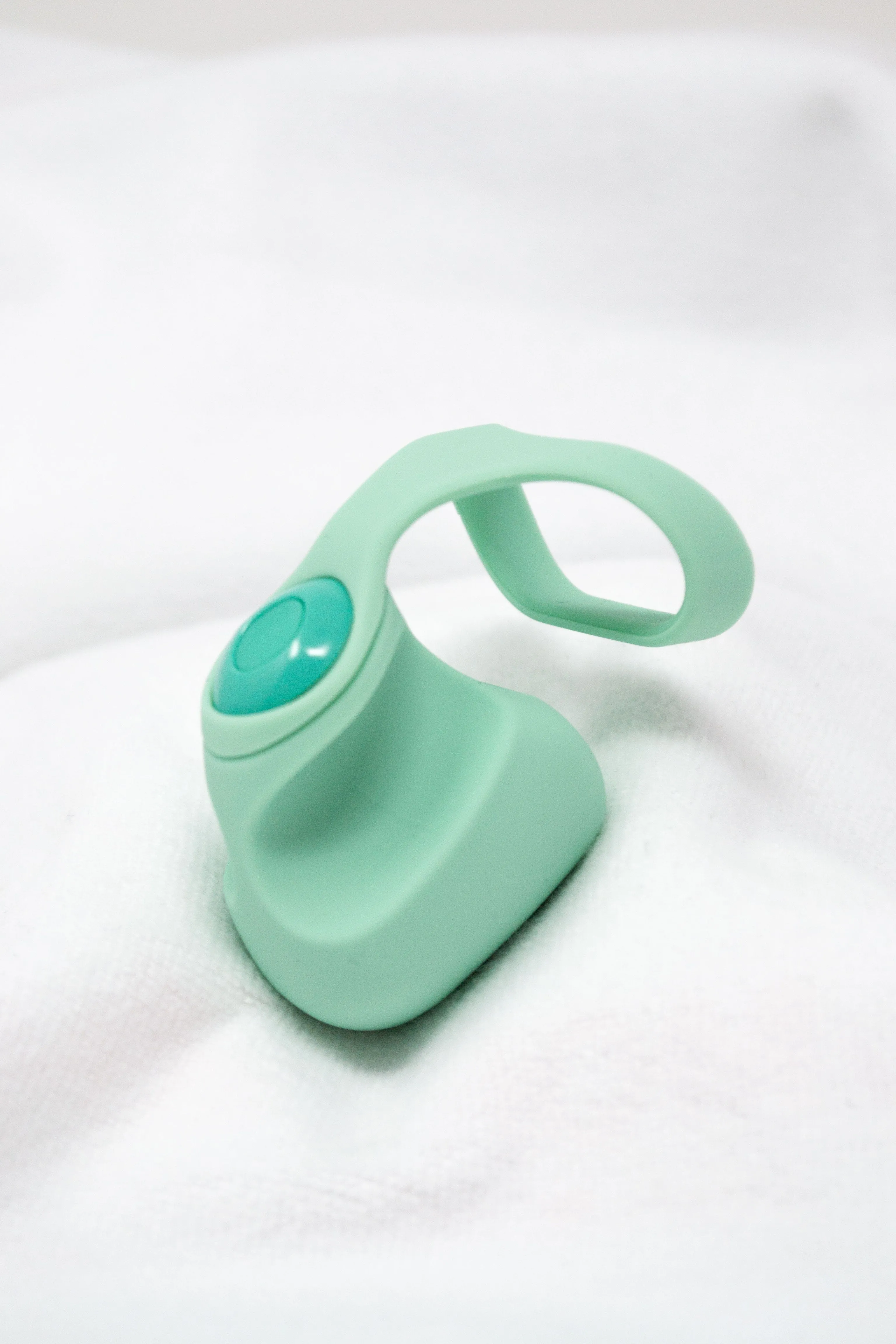 Dame Fin Jade Finger Vibrator