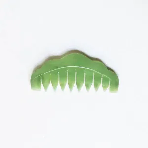 Jade Comb Scalp Massage Therapy