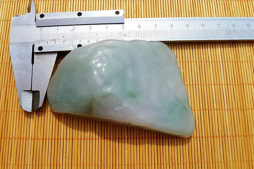 Natural Jade Rough Jadeite Raw (136g,8.2X5.4X2cm)