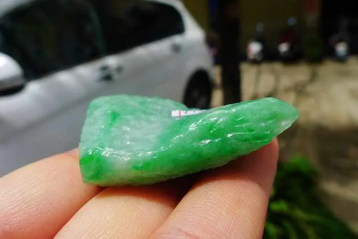 Natural Jade Rough Jadeite Raw (33.5g,4.1X3.2X1.3cm)