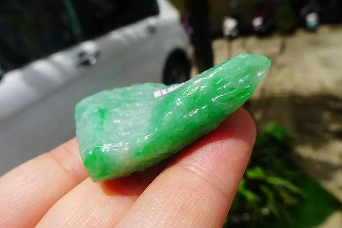 Natural Jade Rough Jadeite Raw (33.5g,4.1X3.2X1.3cm)