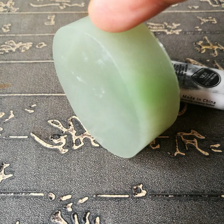 Natural Kunlun Jade Rough Nephrite Raw (107g, 5.1X1.8cm)