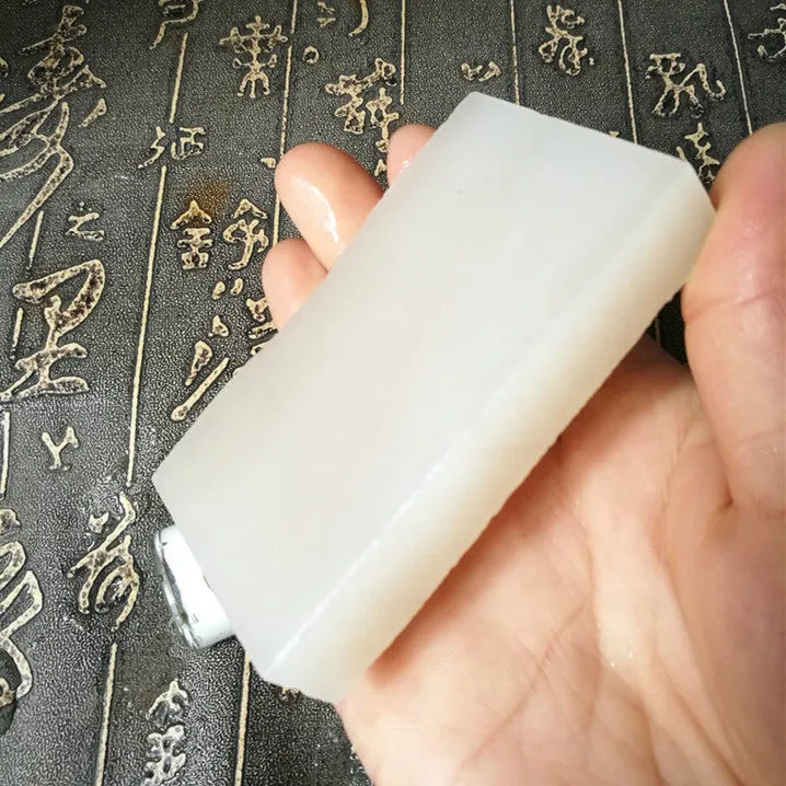 Natural Kunlun Jade Rough Nephrite Raw (170g, 8X4X1.5cm)