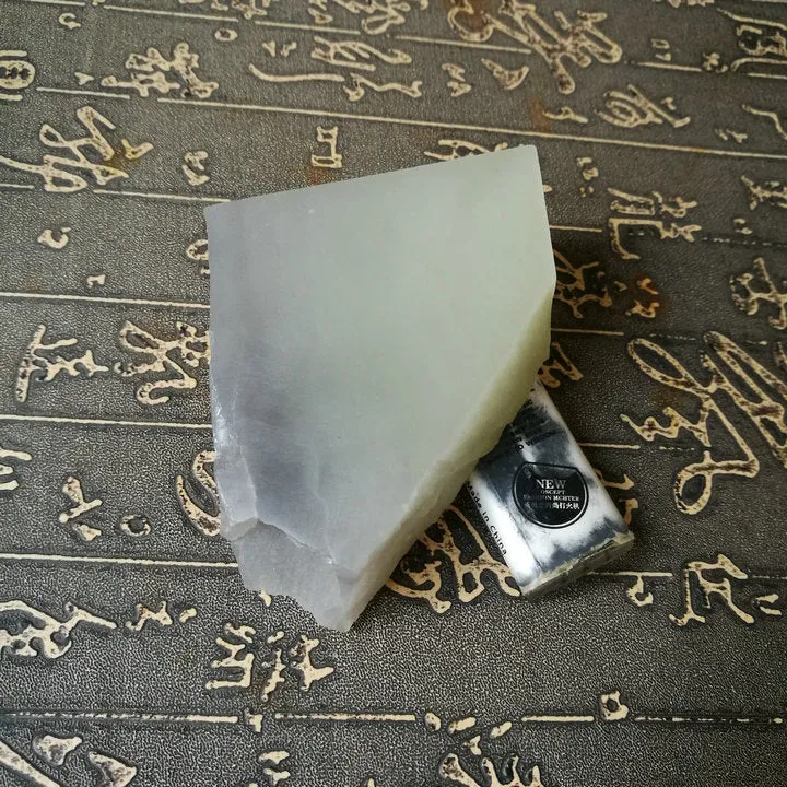 Natural Kunlun Jade Rough Nephrite Raw (196g, 6X6X1.8cm)