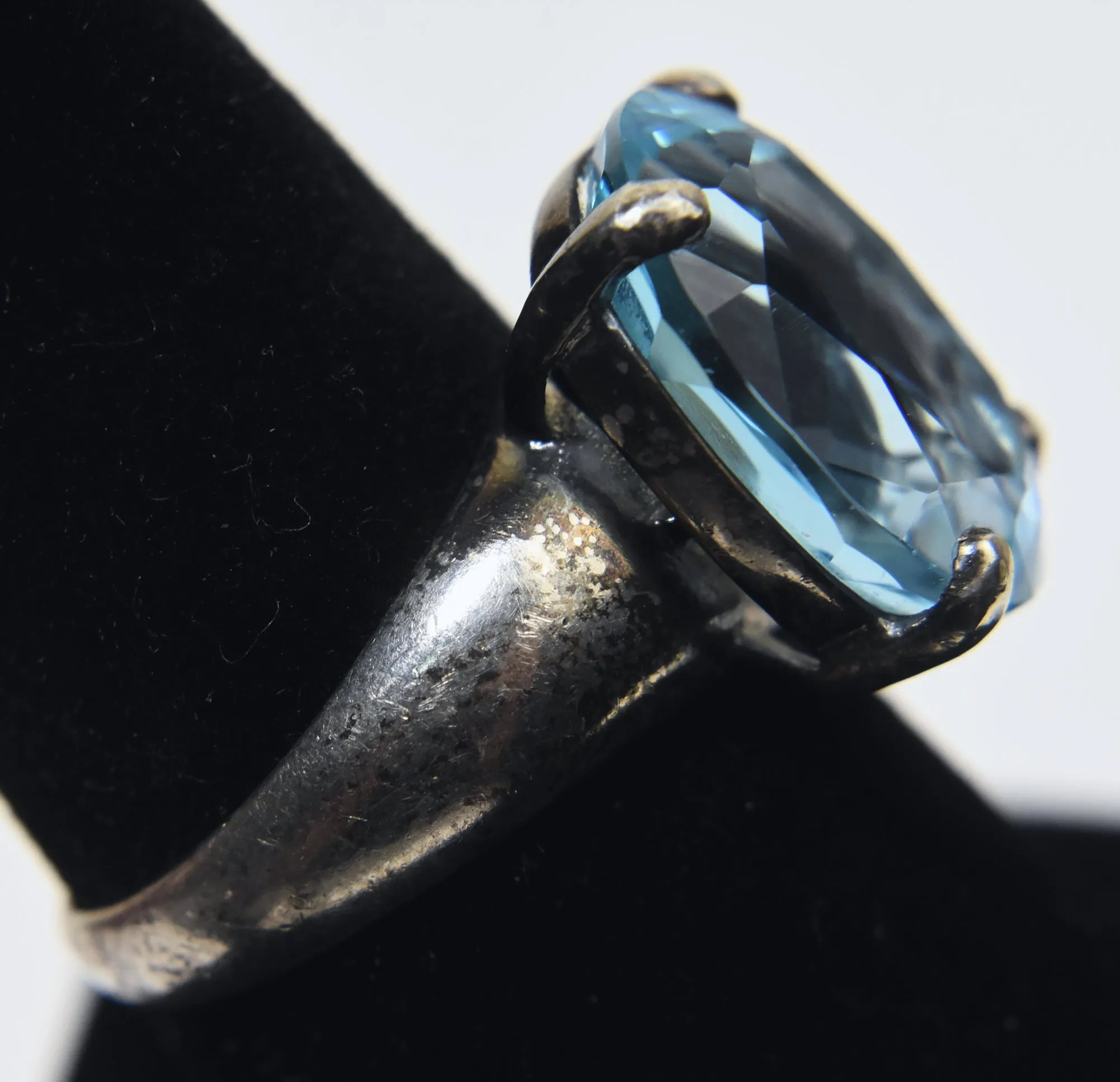 Sterling Silver Blue Topaz Ring - Size 7.75