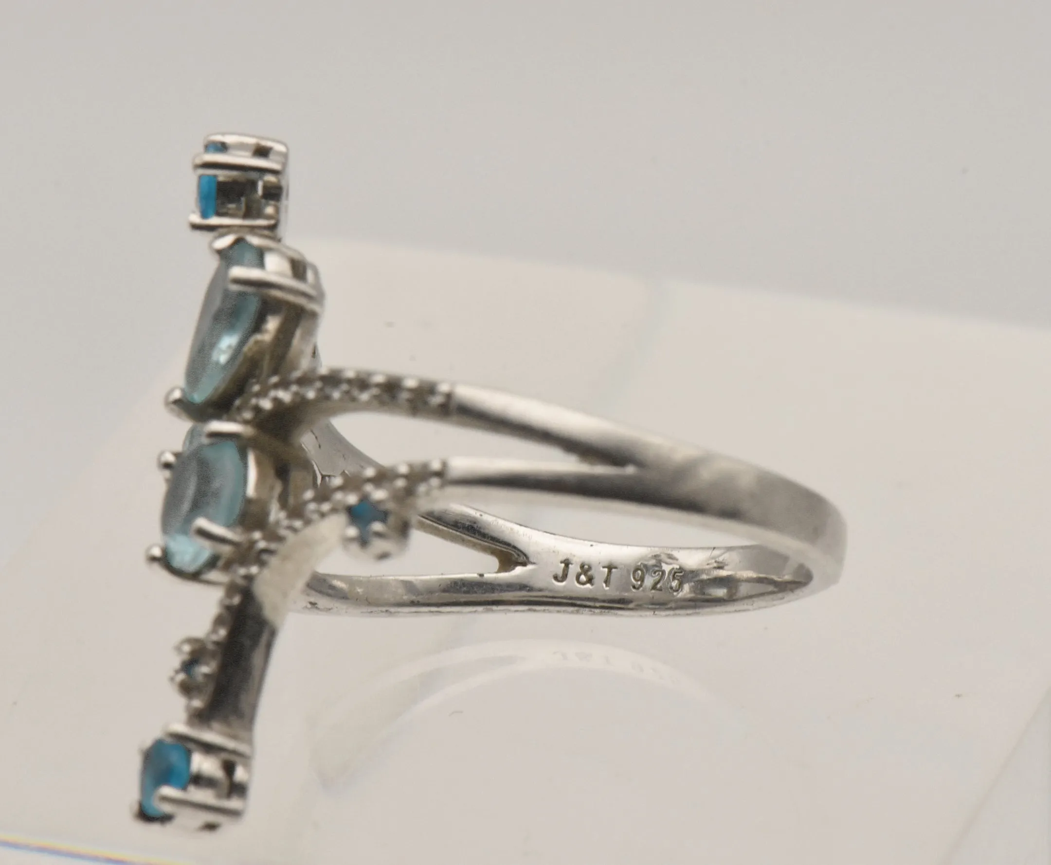 Vintage Sterling Silver Finger Ring with Blue Gemstones - Size 8.75